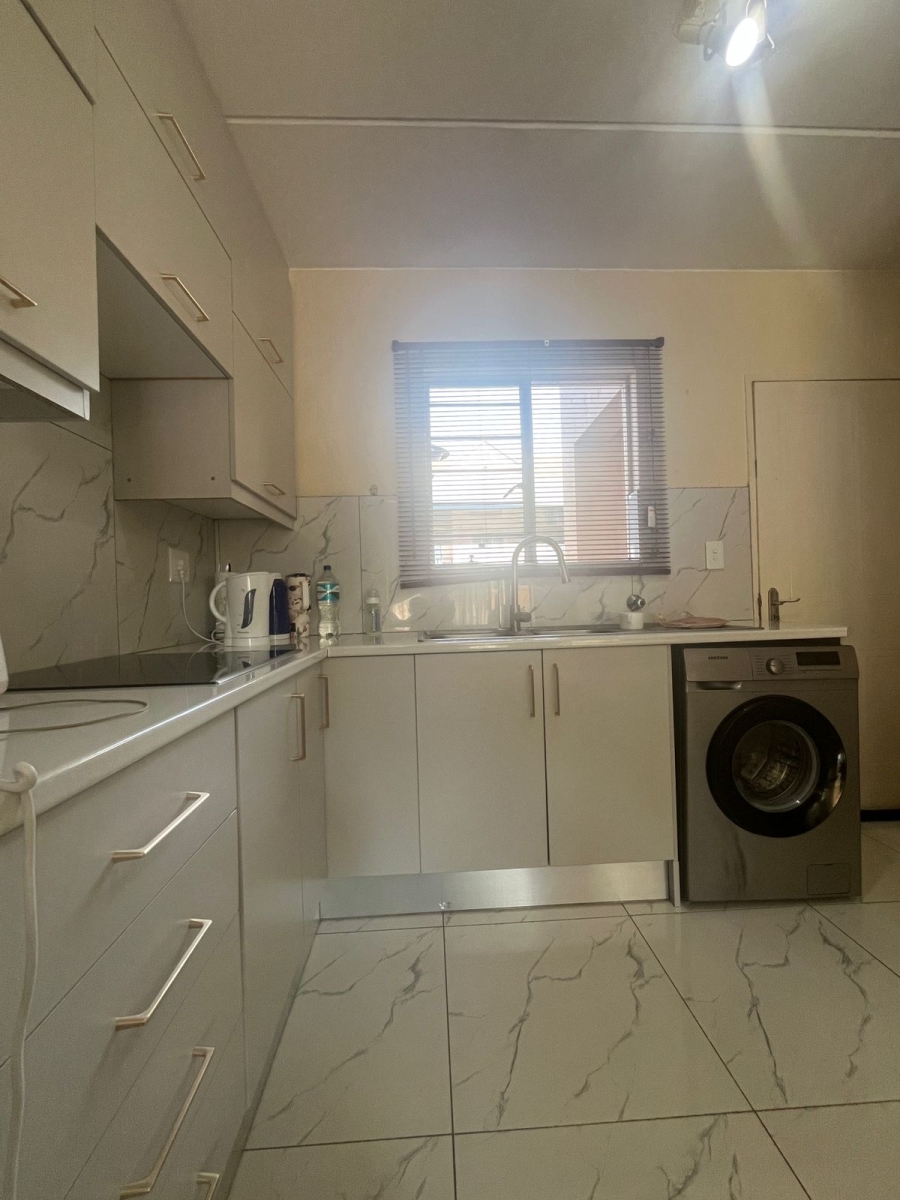 2 Bedroom Property for Sale in Klippoortje Gauteng