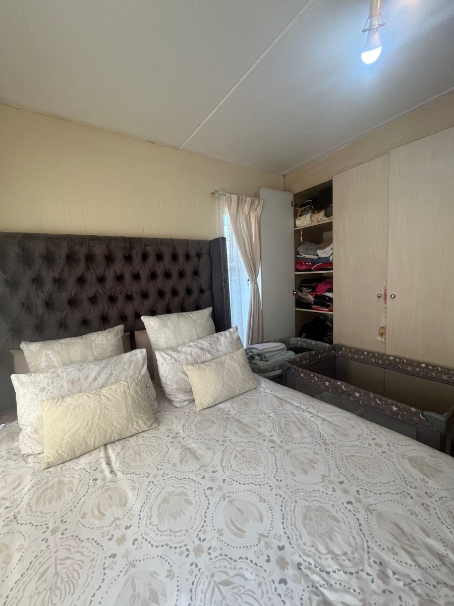 2 Bedroom Property for Sale in Klippoortje Gauteng