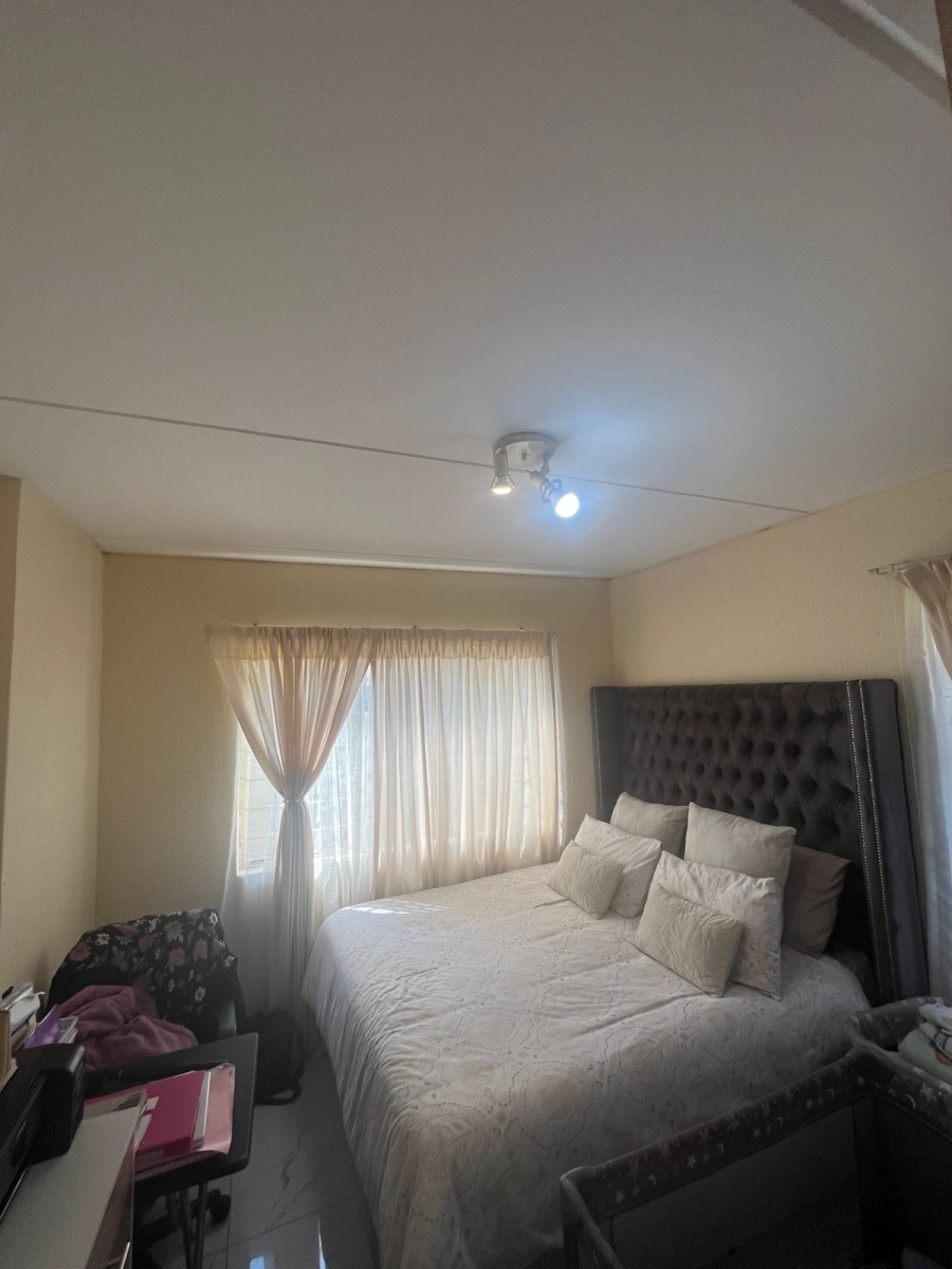 2 Bedroom Property for Sale in Klippoortje Gauteng