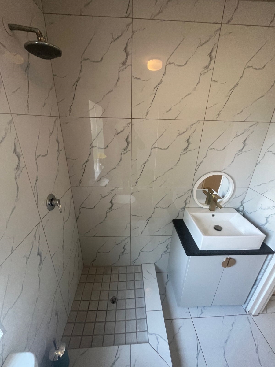 2 Bedroom Property for Sale in Klippoortje Gauteng