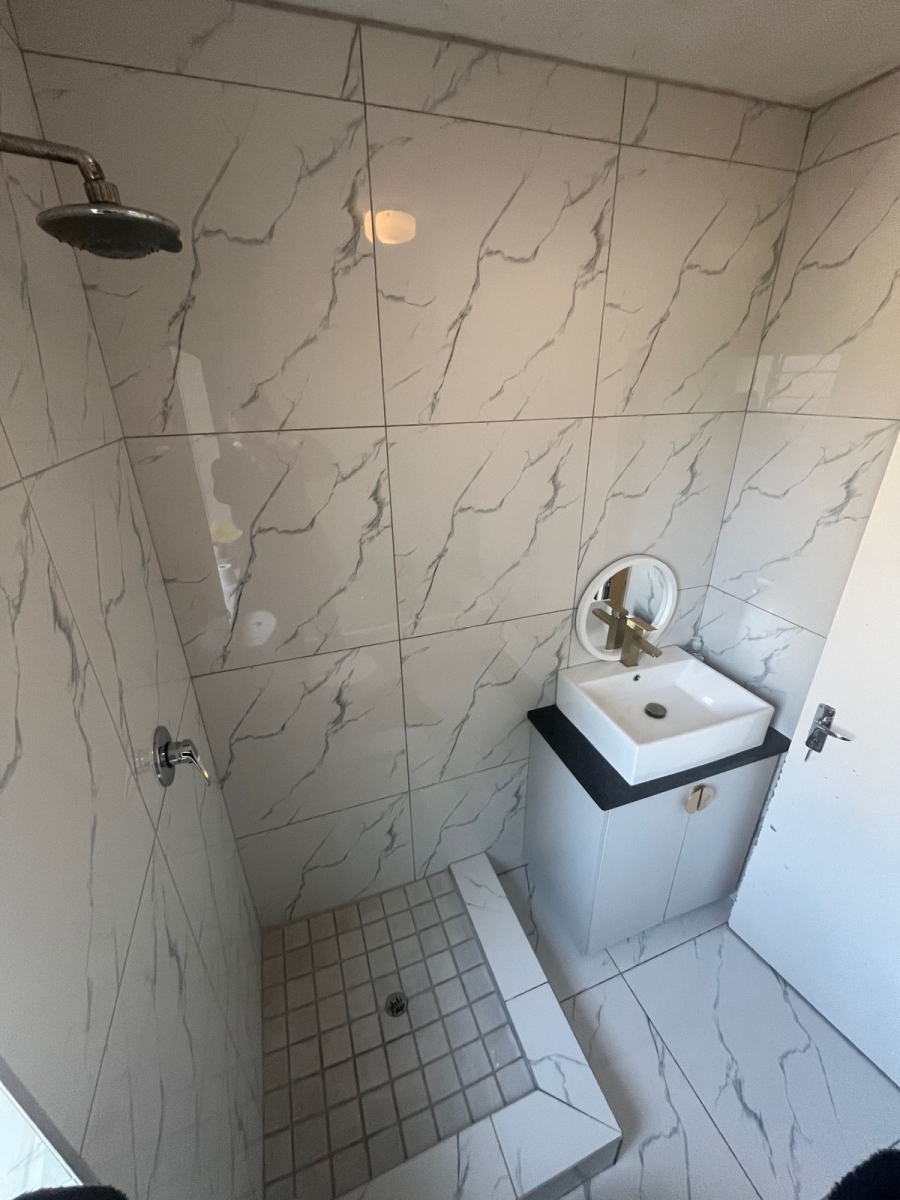 2 Bedroom Property for Sale in Klippoortje Gauteng