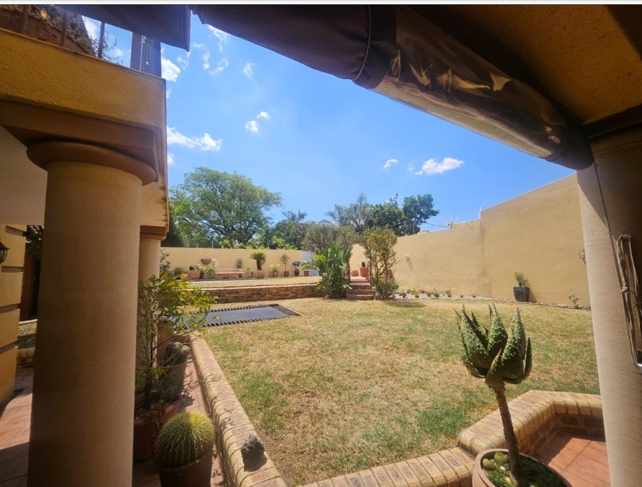 4 Bedroom Property for Sale in Linmeyer Gauteng