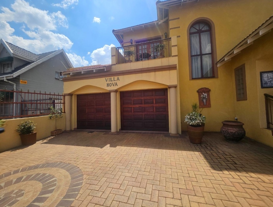 4 Bedroom Property for Sale in Linmeyer Gauteng