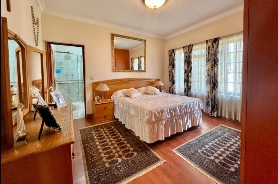 4 Bedroom Property for Sale in Linmeyer Gauteng