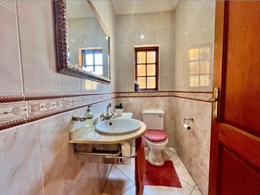 4 Bedroom Property for Sale in Linmeyer Gauteng