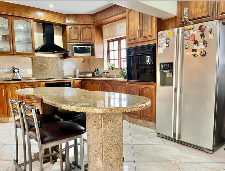 4 Bedroom Property for Sale in Linmeyer Gauteng