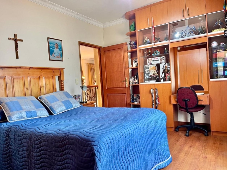 4 Bedroom Property for Sale in Linmeyer Gauteng