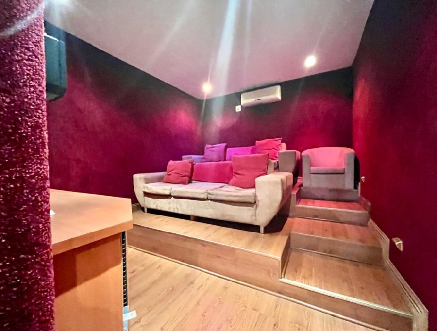 4 Bedroom Property for Sale in Linmeyer Gauteng