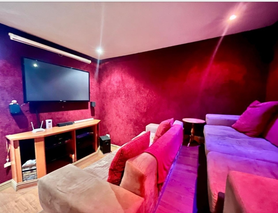 4 Bedroom Property for Sale in Linmeyer Gauteng