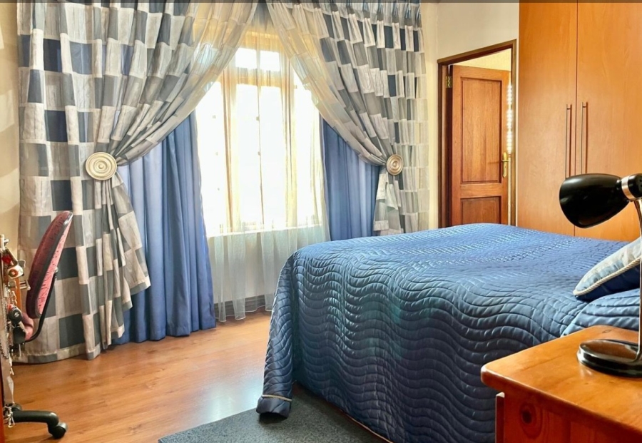 4 Bedroom Property for Sale in Linmeyer Gauteng