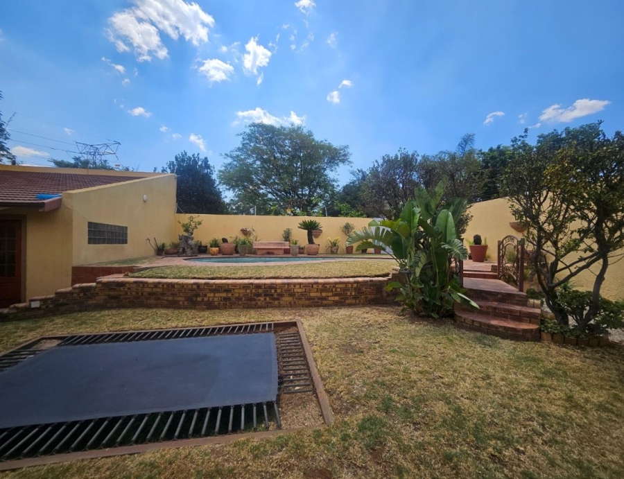 4 Bedroom Property for Sale in Linmeyer Gauteng