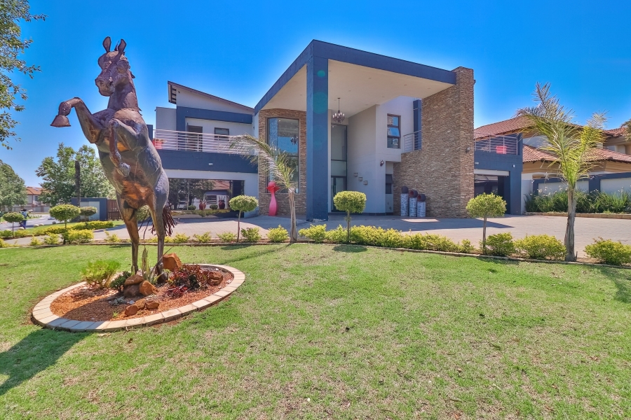 5 Bedroom Property for Sale in Helderwyk Gauteng