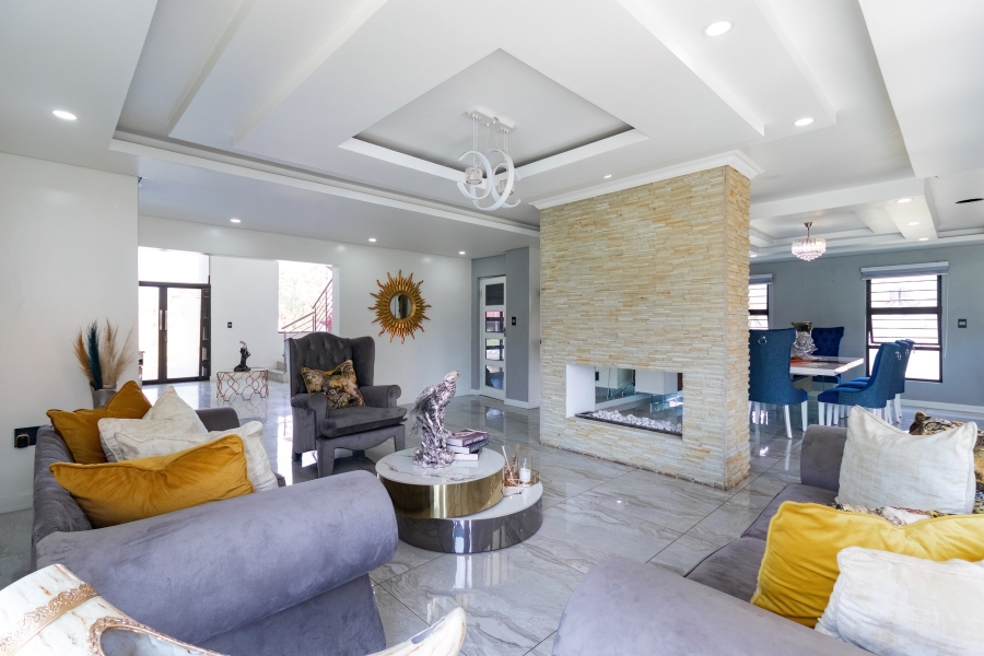 5 Bedroom Property for Sale in Helderwyk Gauteng