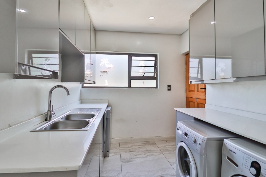 5 Bedroom Property for Sale in Helderwyk Gauteng