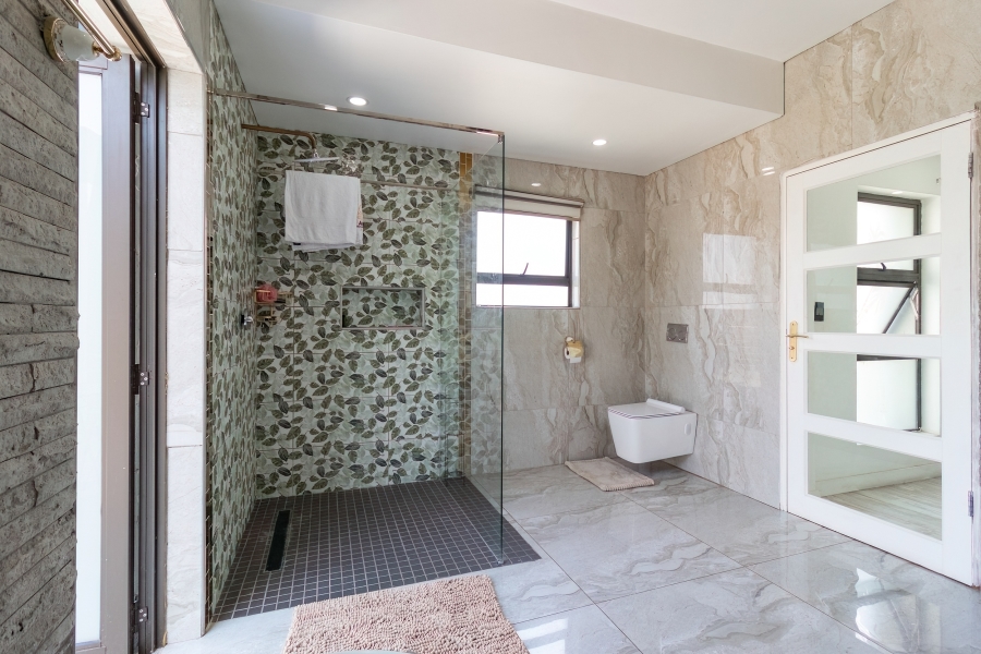 5 Bedroom Property for Sale in Helderwyk Gauteng