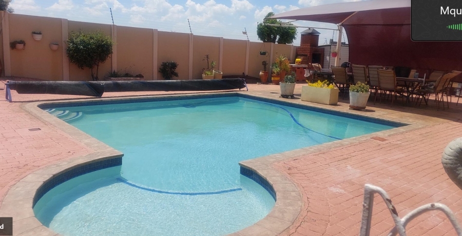 3 Bedroom Property for Sale in Linmeyer Gauteng
