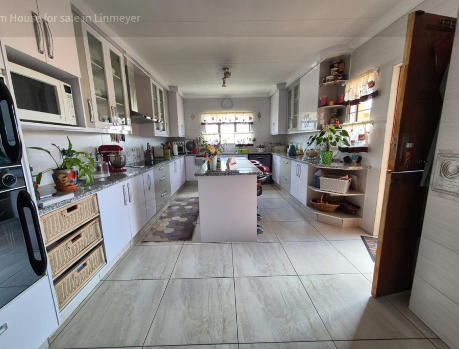 3 Bedroom Property for Sale in Linmeyer Gauteng