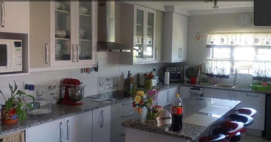 3 Bedroom Property for Sale in Linmeyer Gauteng