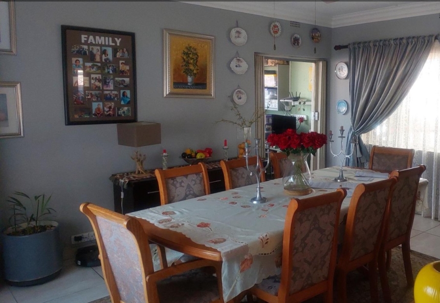 3 Bedroom Property for Sale in Linmeyer Gauteng