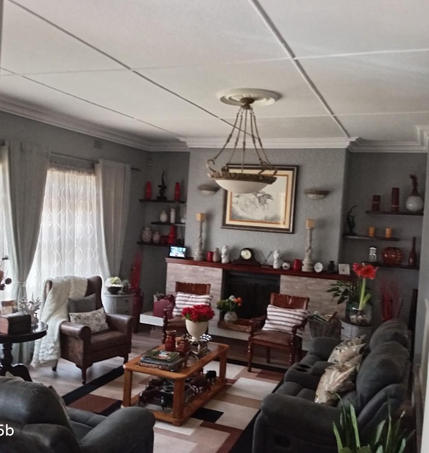 3 Bedroom Property for Sale in Linmeyer Gauteng
