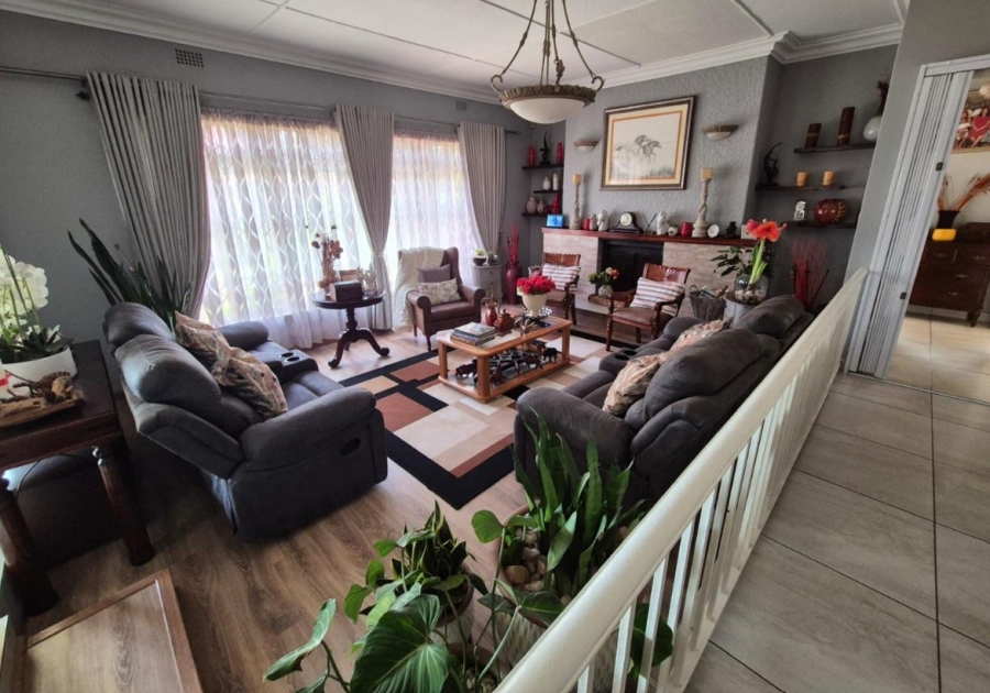 3 Bedroom Property for Sale in Linmeyer Gauteng