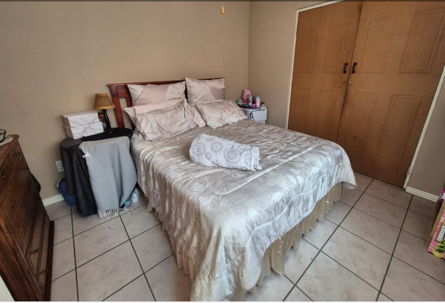 3 Bedroom Property for Sale in Linmeyer Gauteng