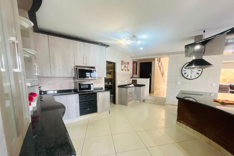 5 Bedroom Property for Sale in Meyersdal Gauteng