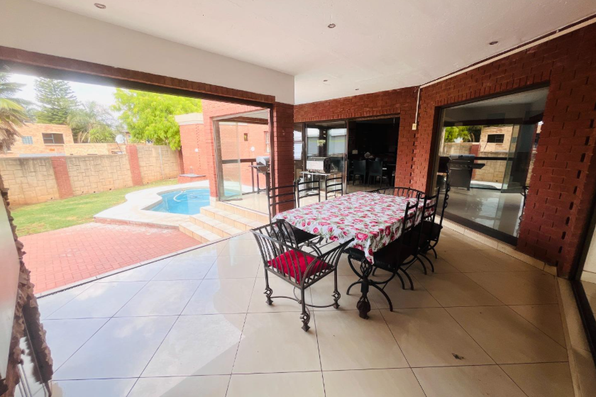 5 Bedroom Property for Sale in Meyersdal Gauteng