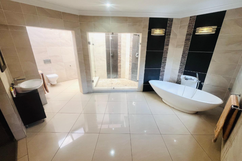 5 Bedroom Property for Sale in Meyersdal Gauteng