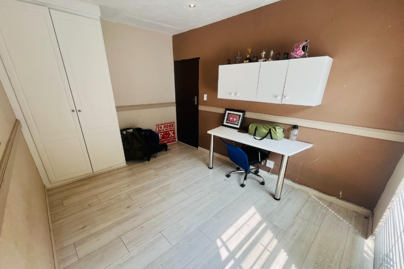 5 Bedroom Property for Sale in Meyersdal Gauteng