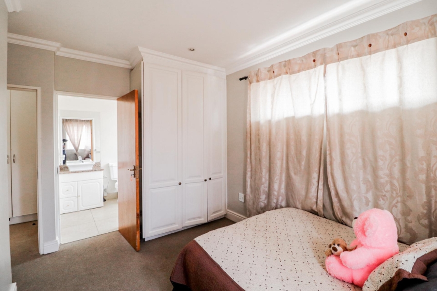 4 Bedroom Property for Sale in Kensington Gauteng