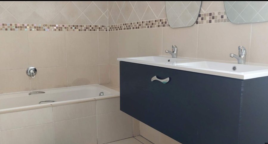 3 Bedroom Property for Sale in Elandspark Gauteng