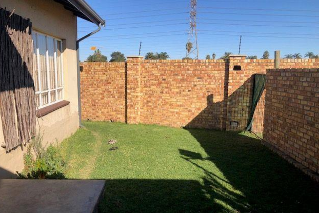 2 Bedroom Property for Sale in Verwoerdpark Gauteng