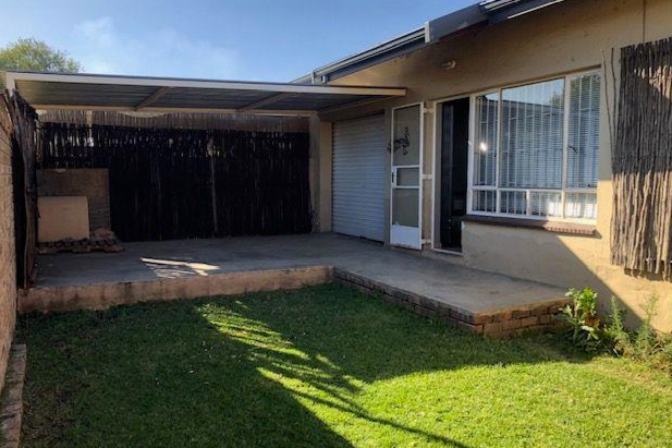 2 Bedroom Property for Sale in Verwoerdpark Gauteng