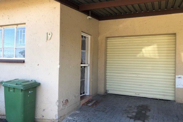 2 Bedroom Property for Sale in Verwoerdpark Gauteng