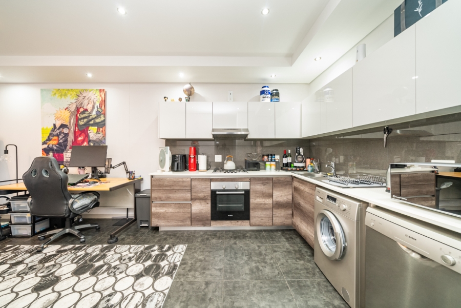 1 Bedroom Property for Sale in Bedfordview Gauteng