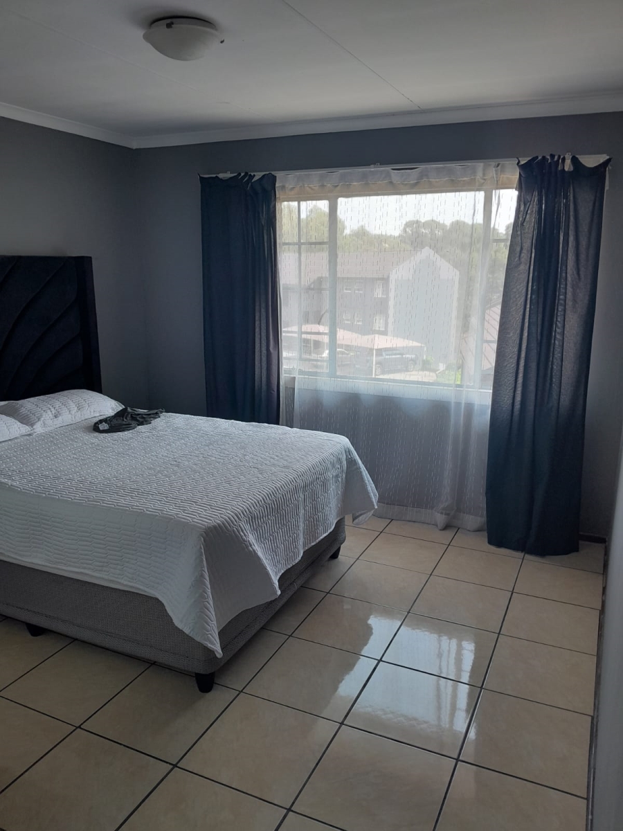 To Let 2 Bedroom Property for Rent in Alan Manor Gauteng