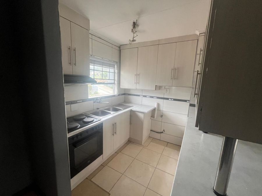 To Let 2 Bedroom Property for Rent in Alan Manor Gauteng
