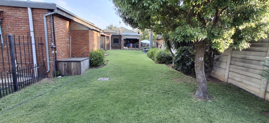 3 Bedroom Property for Sale in Pretoria Gardens Gauteng