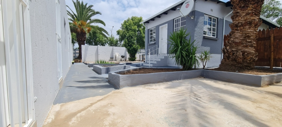 10 Bedroom Property for Sale in Edenvale Central Gauteng