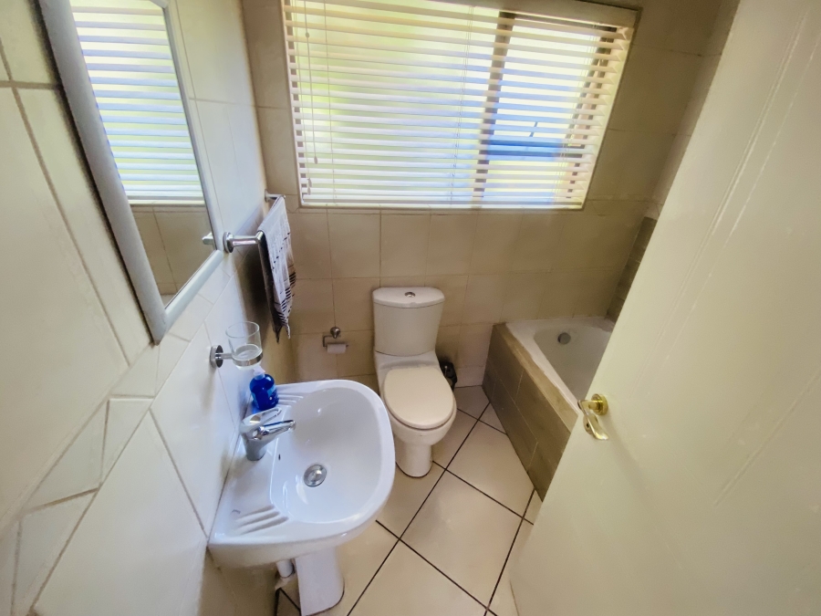 3 Bedroom Property for Sale in New Redruth Gauteng