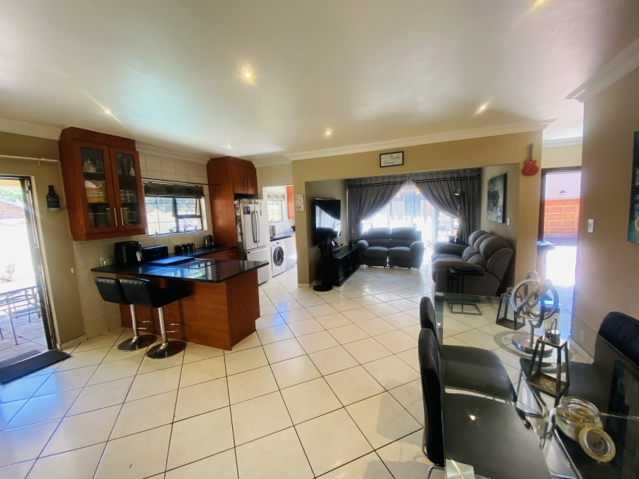 3 Bedroom Property for Sale in New Redruth Gauteng