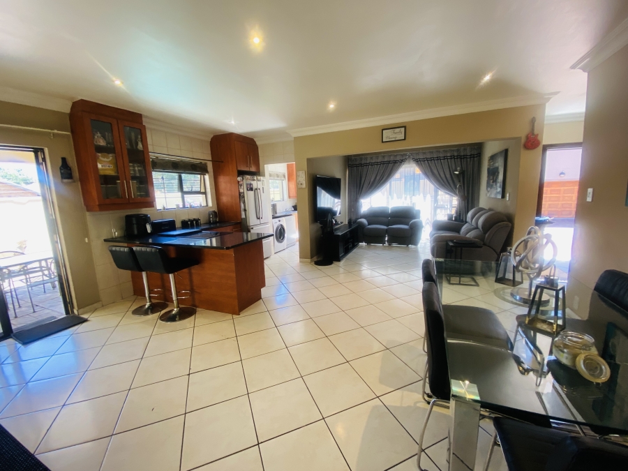 3 Bedroom Property for Sale in New Redruth Gauteng