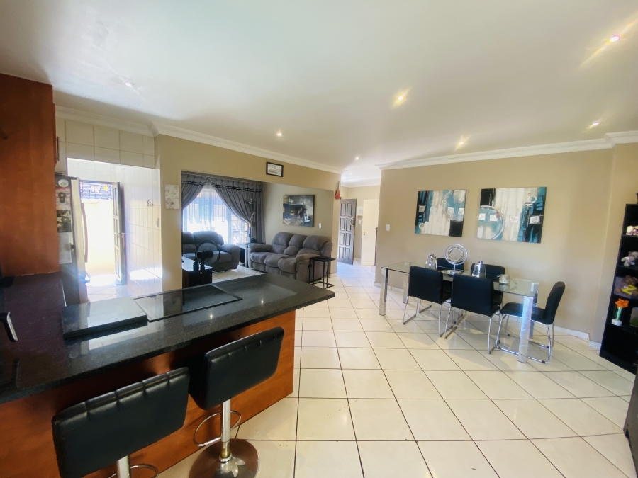 3 Bedroom Property for Sale in New Redruth Gauteng