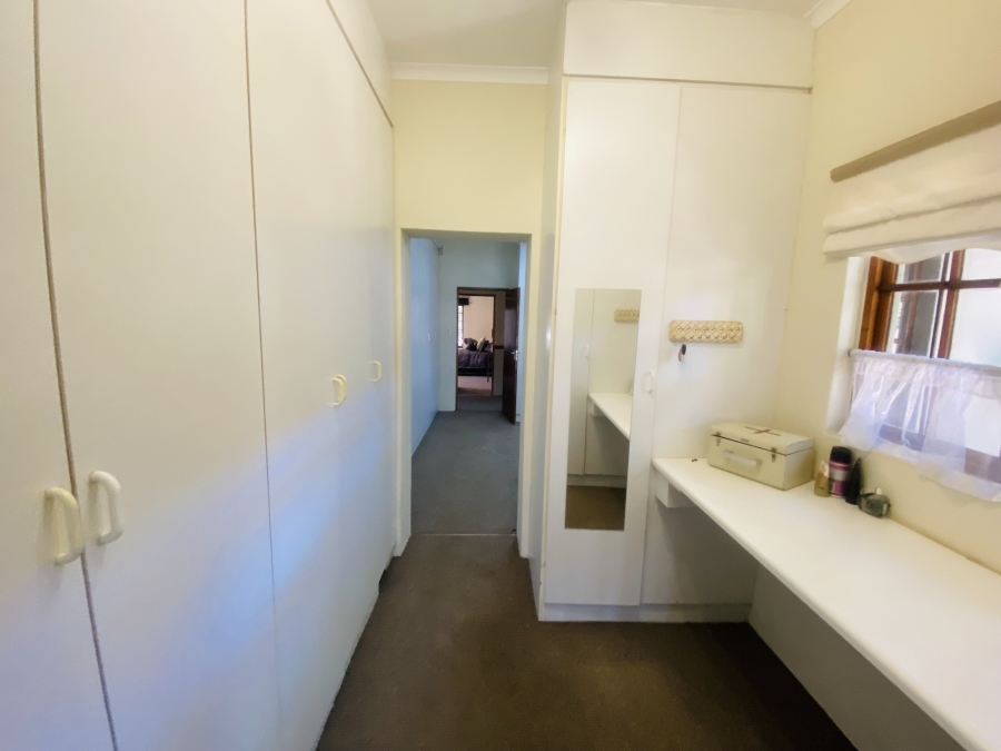 5 Bedroom Property for Sale in New Redruth Gauteng