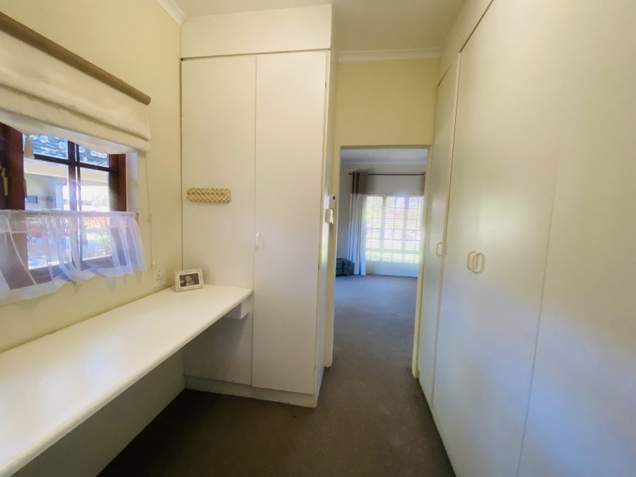 5 Bedroom Property for Sale in New Redruth Gauteng