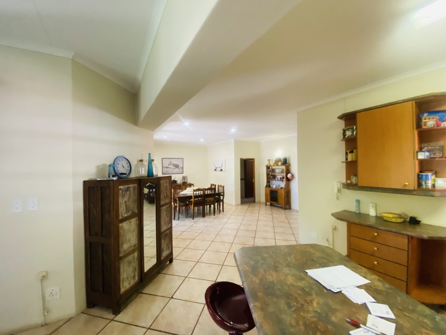 5 Bedroom Property for Sale in New Redruth Gauteng