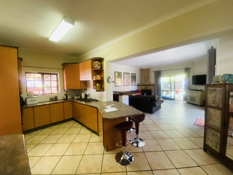 5 Bedroom Property for Sale in New Redruth Gauteng