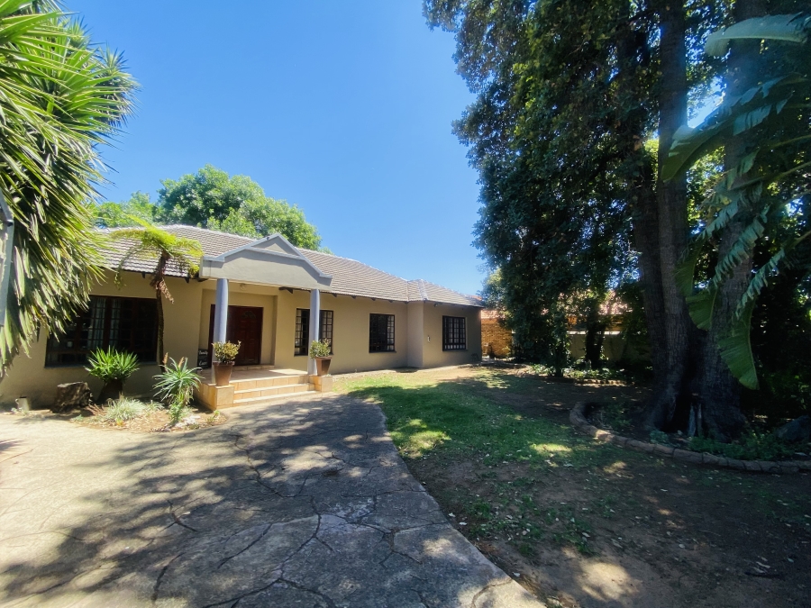 5 Bedroom Property for Sale in New Redruth Gauteng