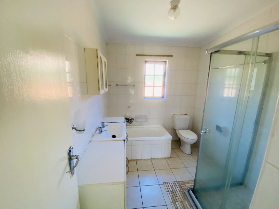 5 Bedroom Property for Sale in New Redruth Gauteng